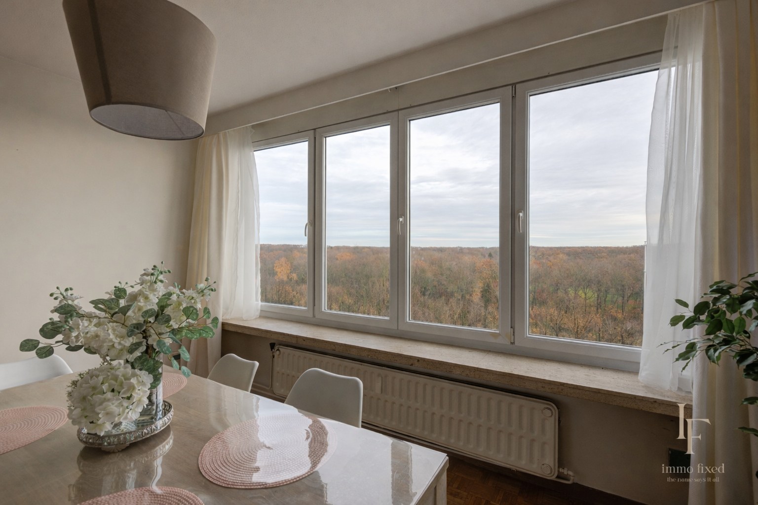 Instapklaar appartement met terras, uitzicht én garagebox! 