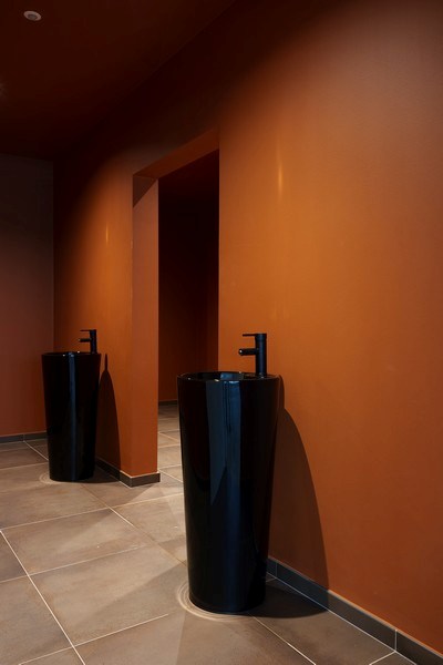 Gerenoveerd kantoor te koop nabij station Berchem