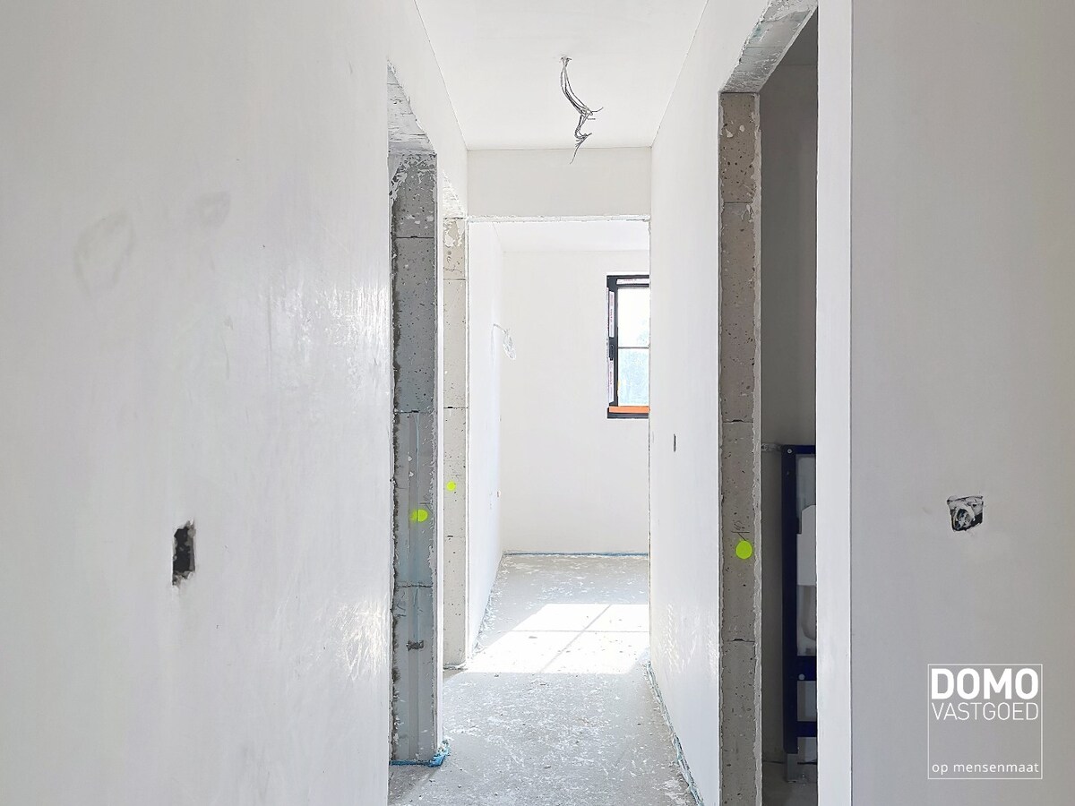 ENERGIEZUINIGE HALFOPENBEBOUWING MET 3 SLAAPKAMERS TE KERMT 