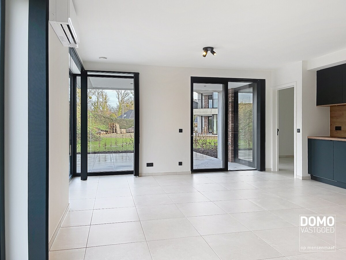 Modern gelijkvloers appartement gelegen te Kermt - 2 slaapkamers - energiezuinig - ruim terras 