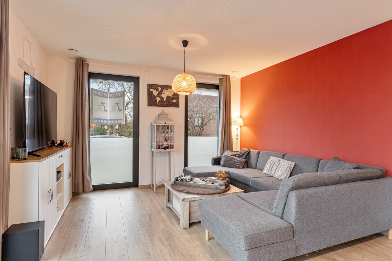 Recent, gelijkvloers appartement in een stijlvolle residentie mét ondergrondse parkeerplaats en kelderberging! 