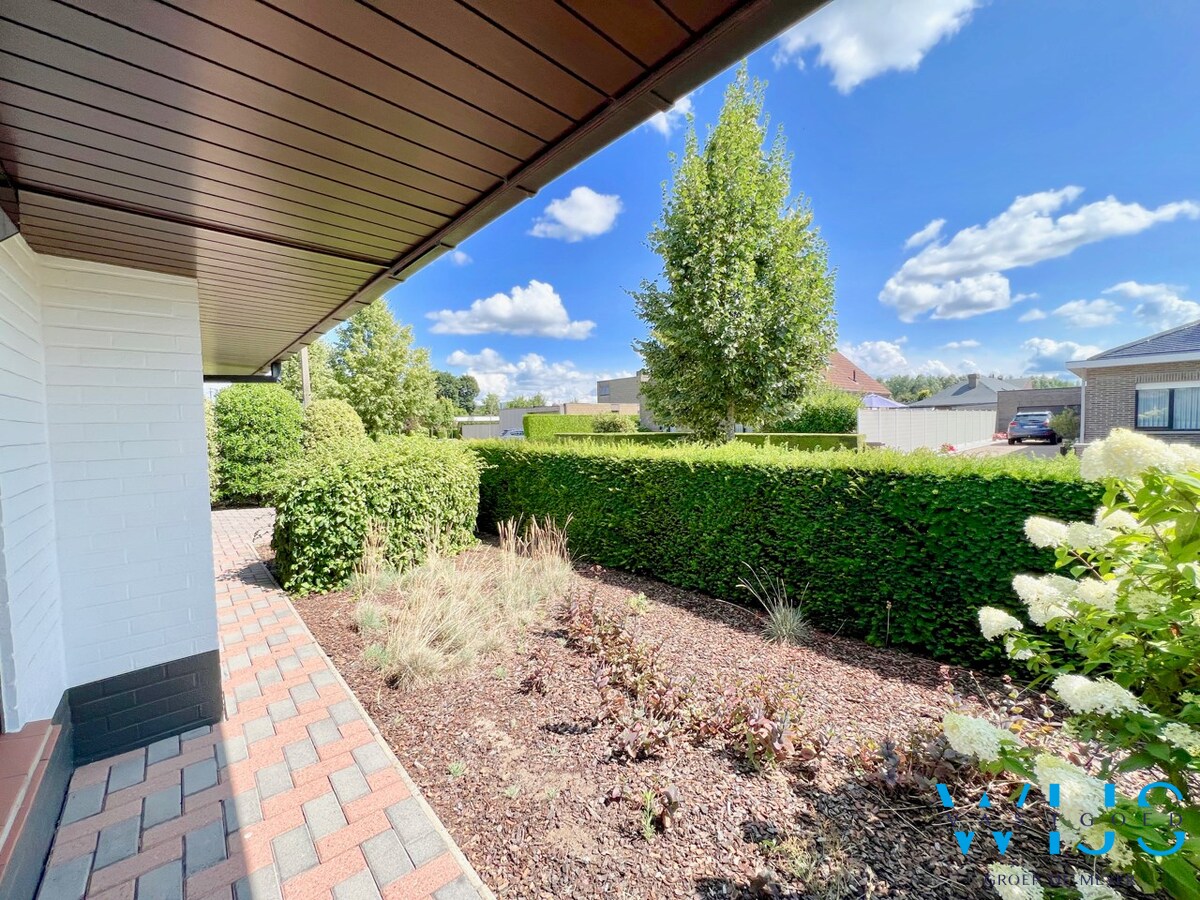 Enorm goed gelegen bungalow op 668 m² te Ertvelde ! 