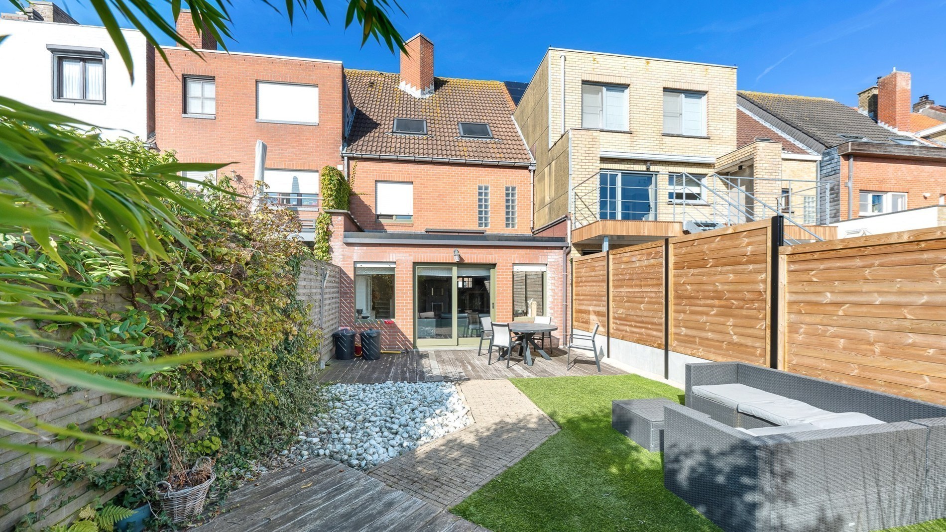 Maison familiale prête à emménager à distance de marche de la gare et de la digue de Heist (avec possibilité d'acheter un garage attenant) 