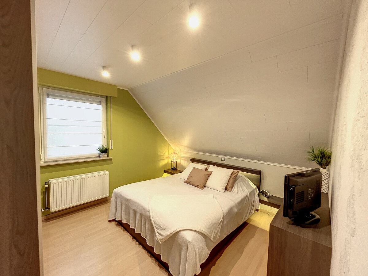 Prachtige instapklare woning met vier slaapkamers in een aangename wijk te Roeselare (Beitem). 