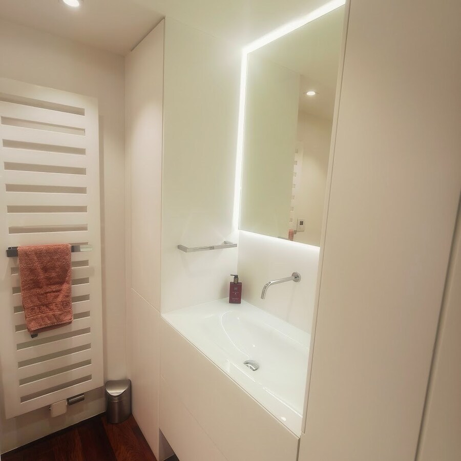 Instapklaar bemeubeld hoekappartement met 2 slaapkamers te koop in Oostende 