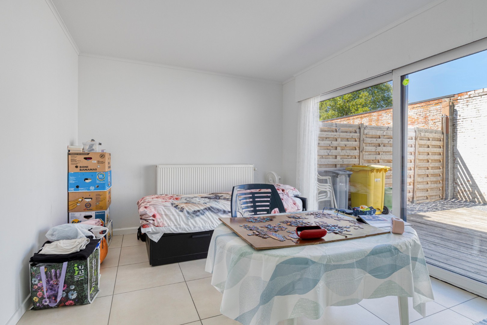 Ruim gelijkvloers appartement met 2 slpk. en gezellige patio in het centrum van Geel 