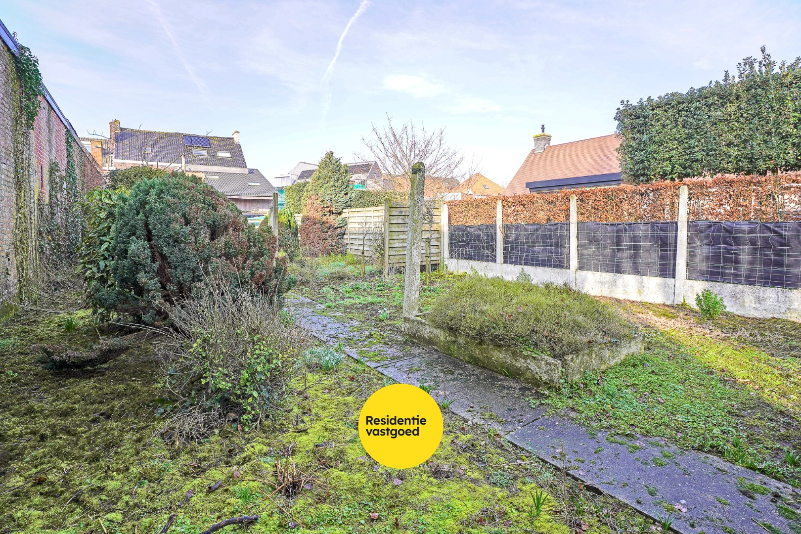 Renovatiewoning met 5 slaapkamers en zonnige tuin in het centrum van Woumen (Diksmuide) 