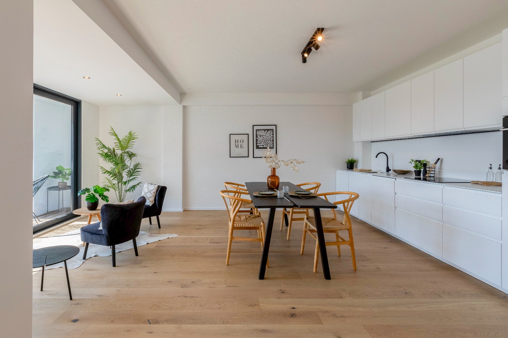 Prachtig gerenoveerd 3 slaapkamerappartement  met  uniek zicht 