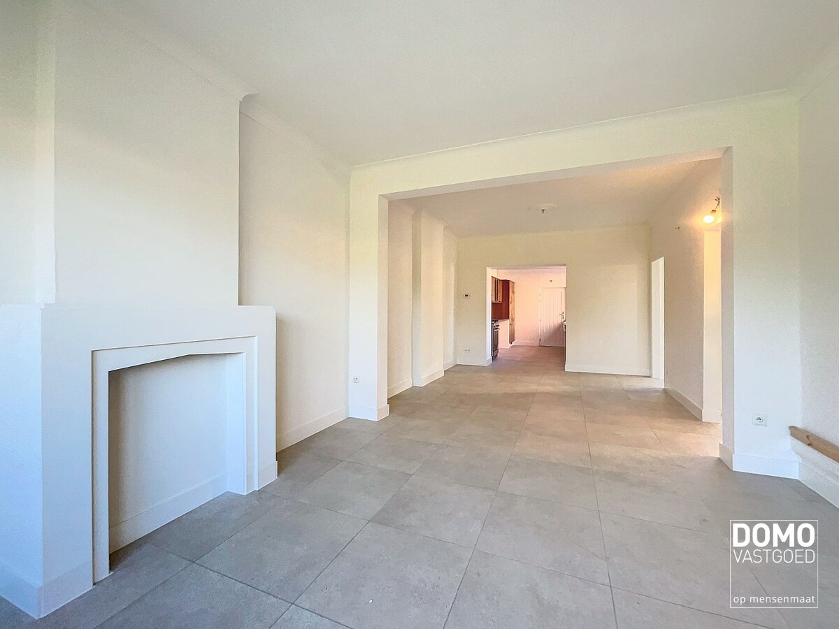 Ruime, energetisch gerenoveerde woning met open leefruimte, 4 slaapkamers en 2 badkamers te Kermt 