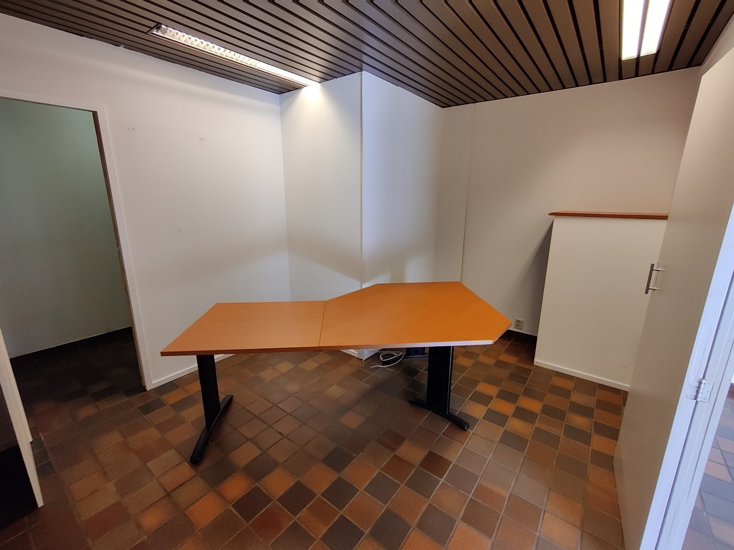 Perfect gelegen handelsruimte (87 m²) met veel mogelijkheden in het centrum van Geel! 