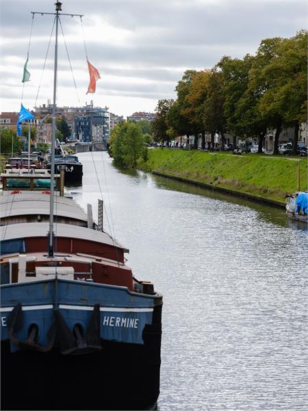 Instapklaar appartement met zicht op water. 