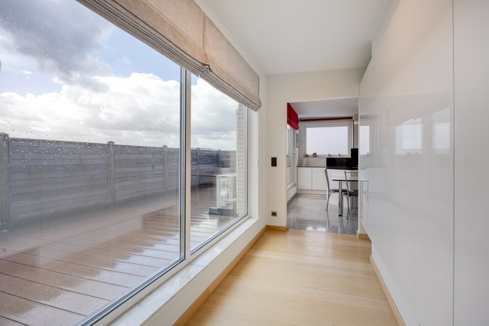 Instapklare penthouse met 2 slaapkamers en terras van 60m² , 4 kelders en garagebox in Korbeek-Lo! – EPC 199 kWh/m² - bewoonbare opp. 131 m² 