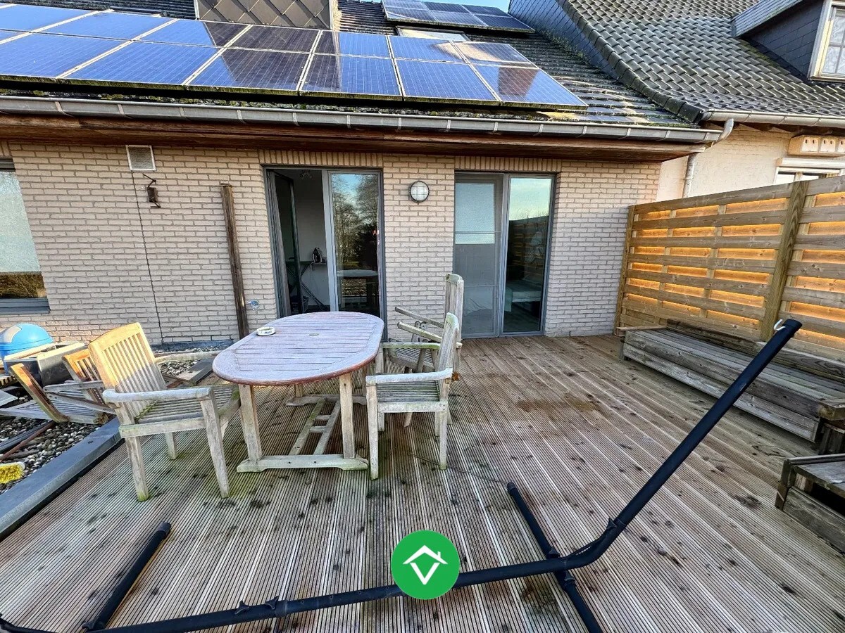 Prachtig appartement met 2 slaapkamers garage en groot terras te Leke 