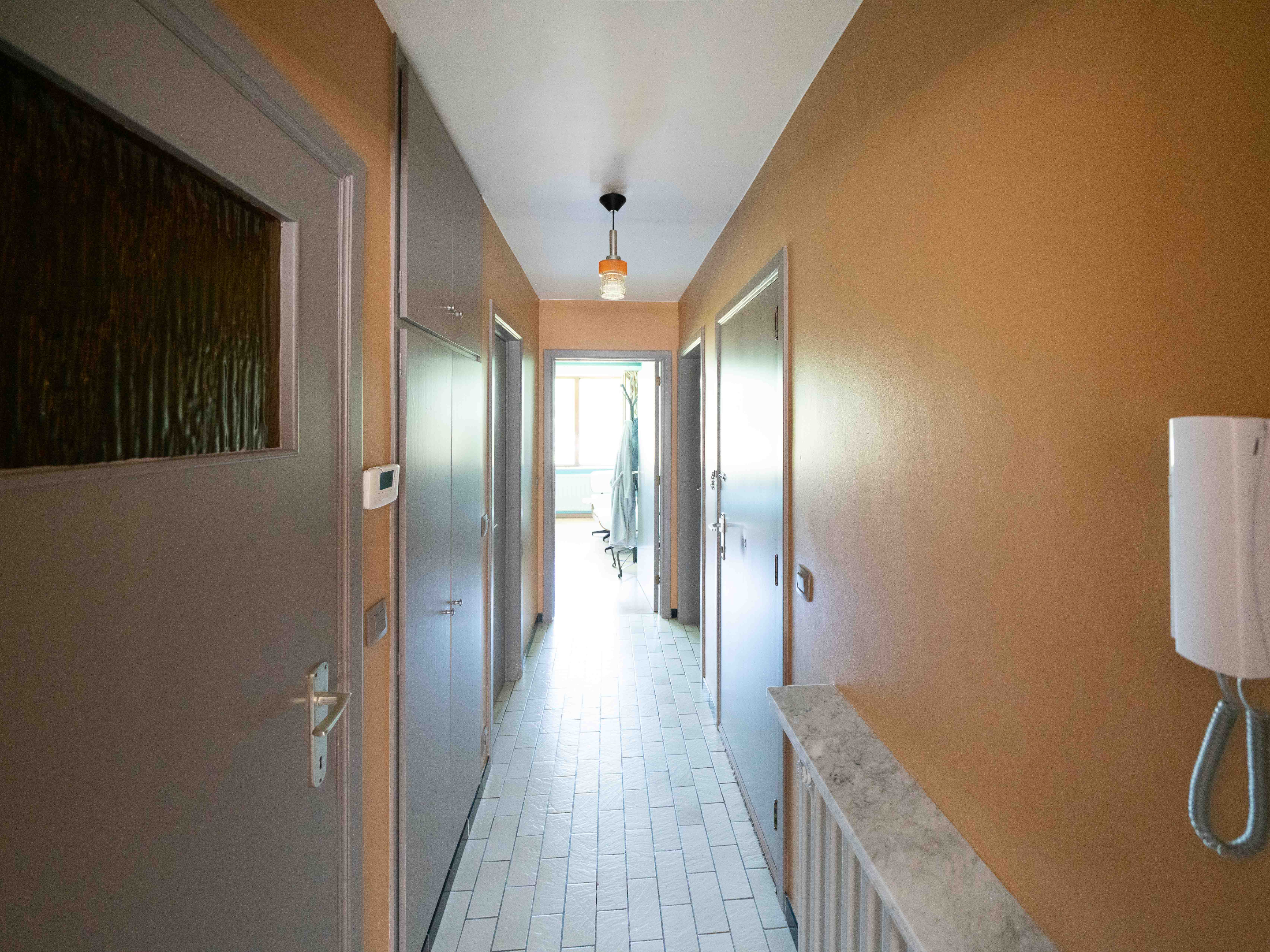 Maison (kangourou) très spacieuse avec jardin et double garage 