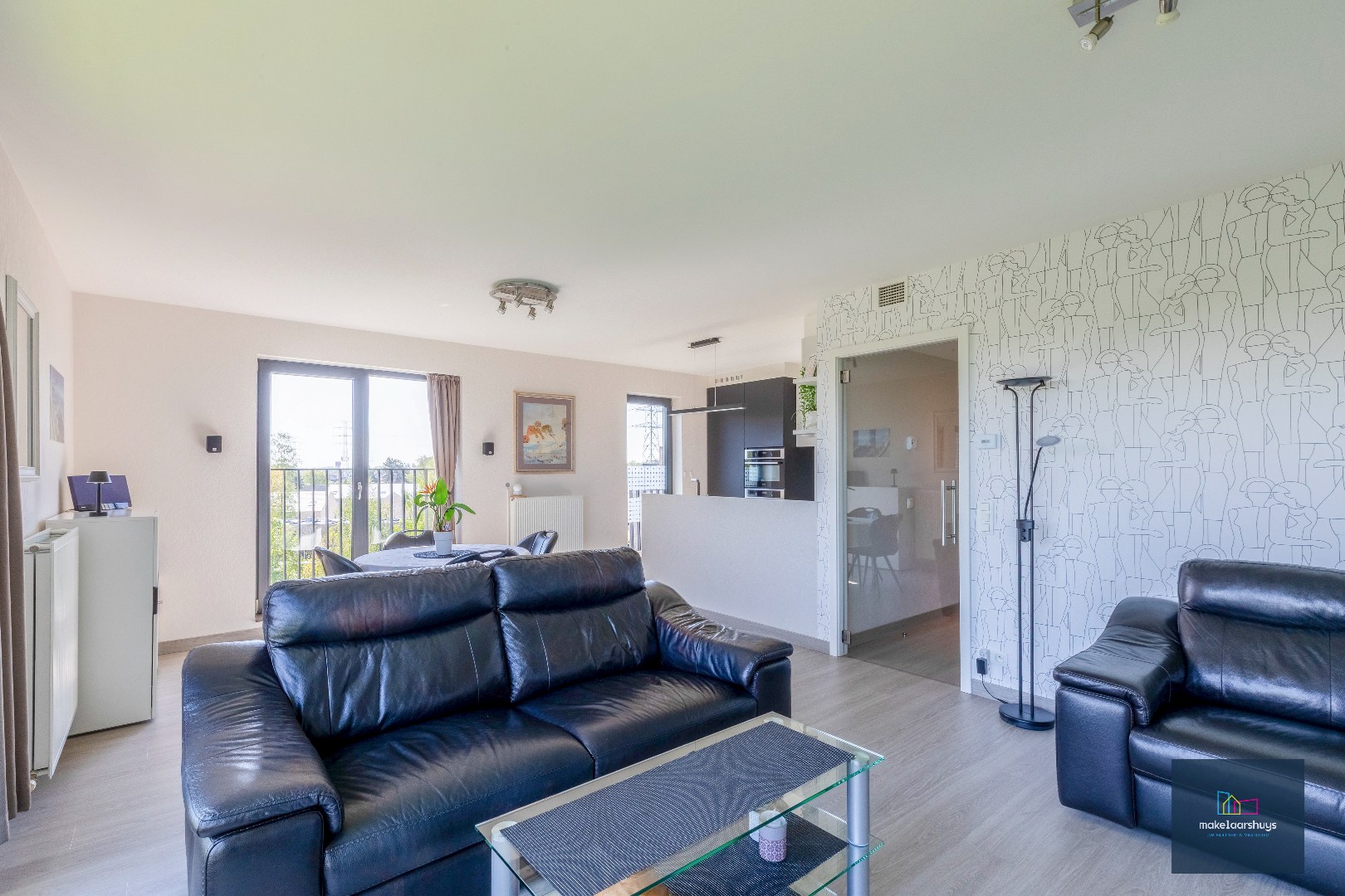 Penthouse met 2 slp. ruim terras, 2 st.plaatsen &amp; kelder 