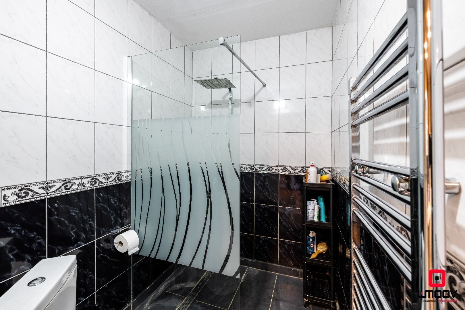 Uniek gemengd pand met commerciële invulling én ruime privéwoning in opkomende buurt van Gent 