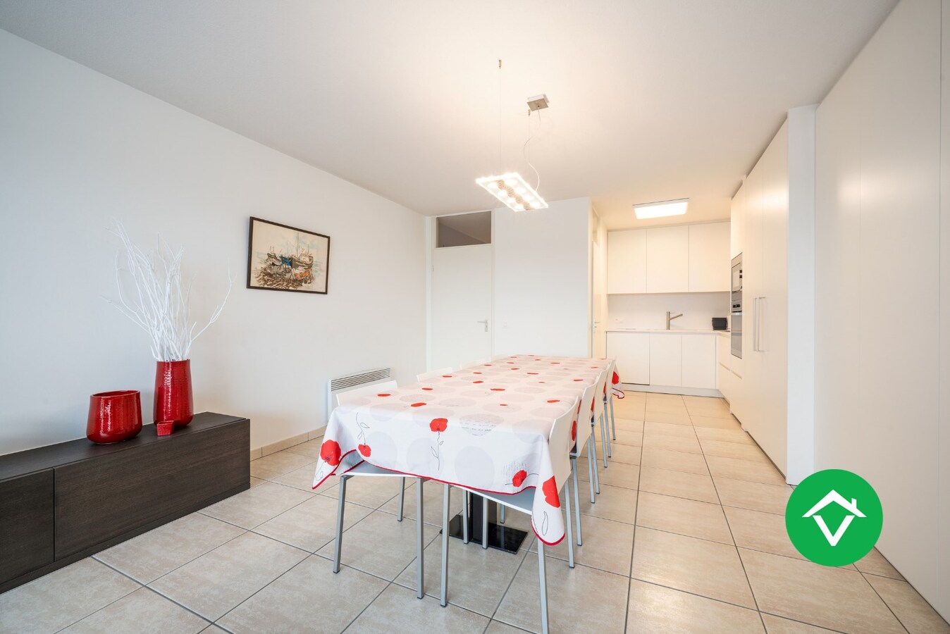 Instapklaar appartement met 2 slaapkamers en grote garage te Nieuwpoort 