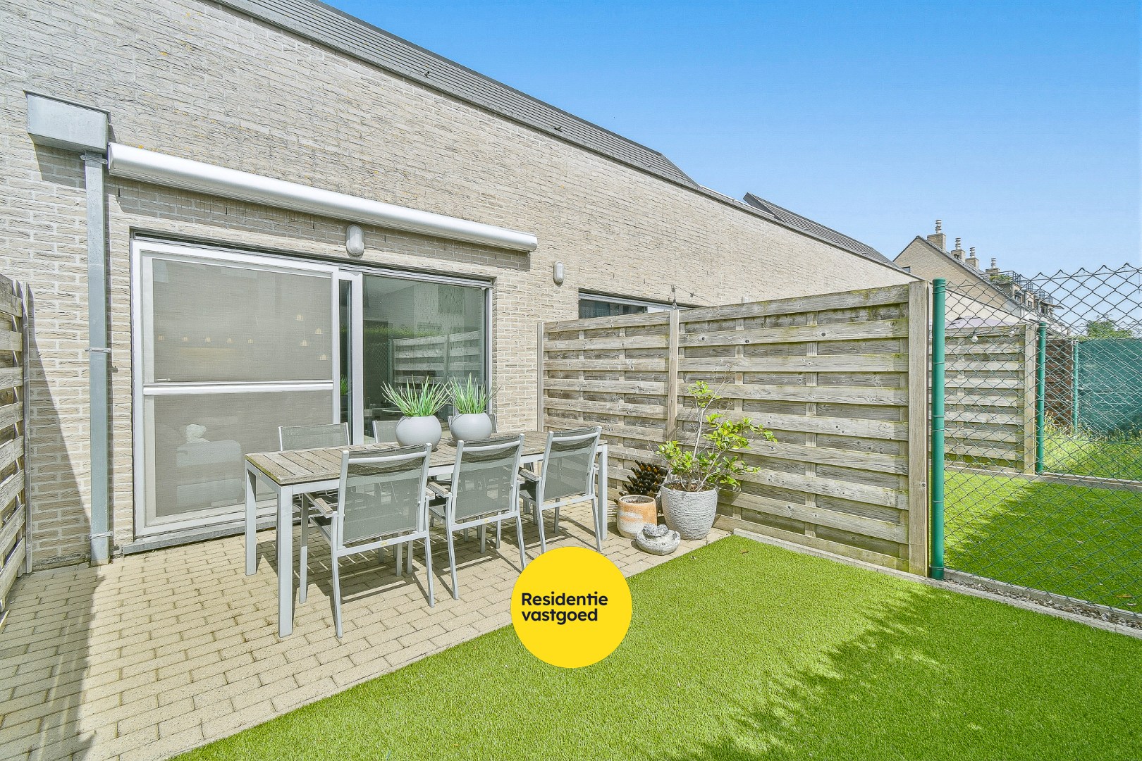 Instapklaar gelijkvloers appartement met zonnig terras 