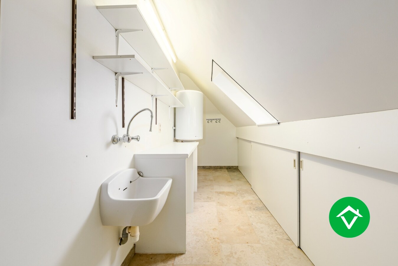 Prachtig gelegen penthouse met 3 slaapkamers en garage in centrum Torhout 