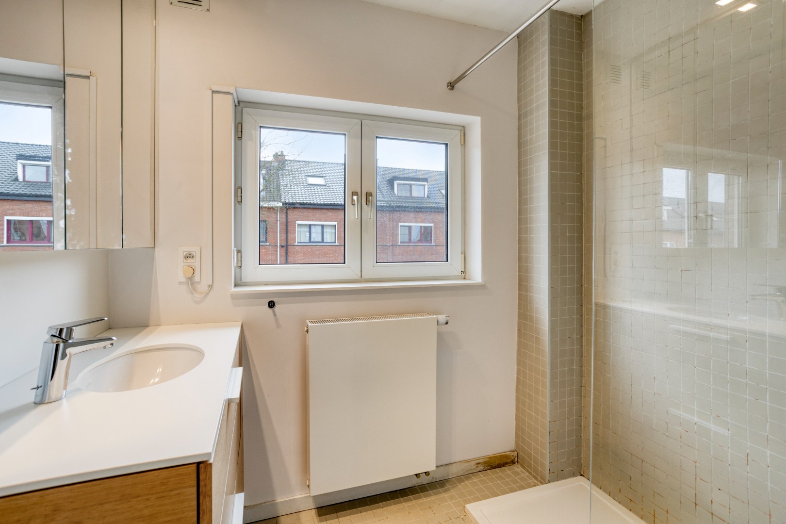 Woning met 4 slaapkamers, 2 badkamers, tuin, terras en autostaanplaats in Kessel-Lo! – EPC 206 kWh/m² - bewoonbare opp. 148 m² 