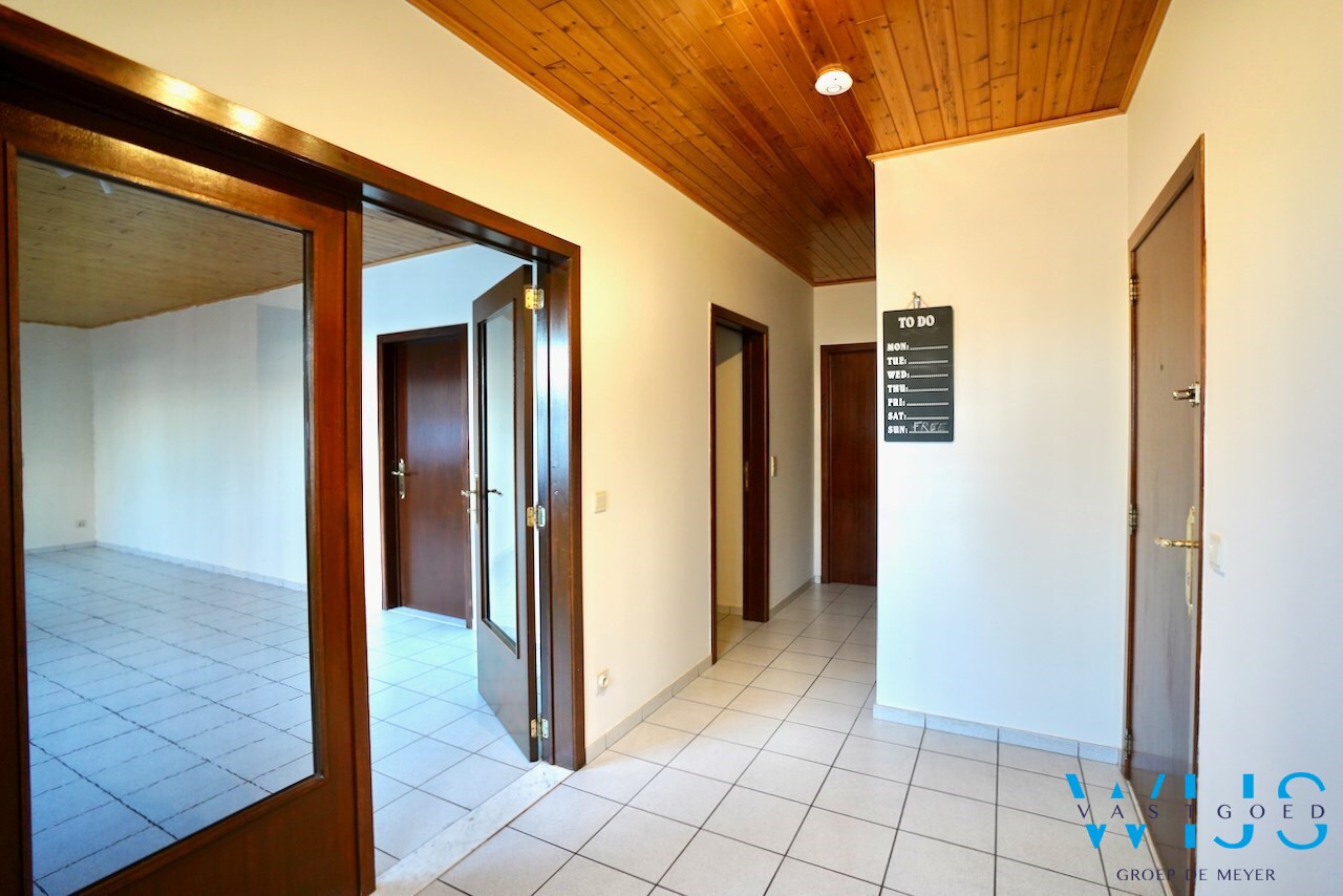 Gelijkvloers appartement met garage te Baarle/Drongen ! 