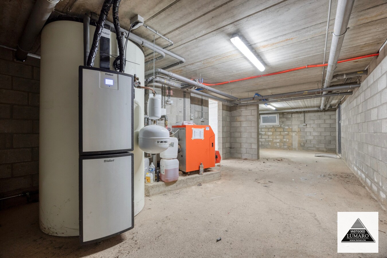 Instapklare villa met zwembad. Landelijke ligging in Leut (Maasmechelen). 