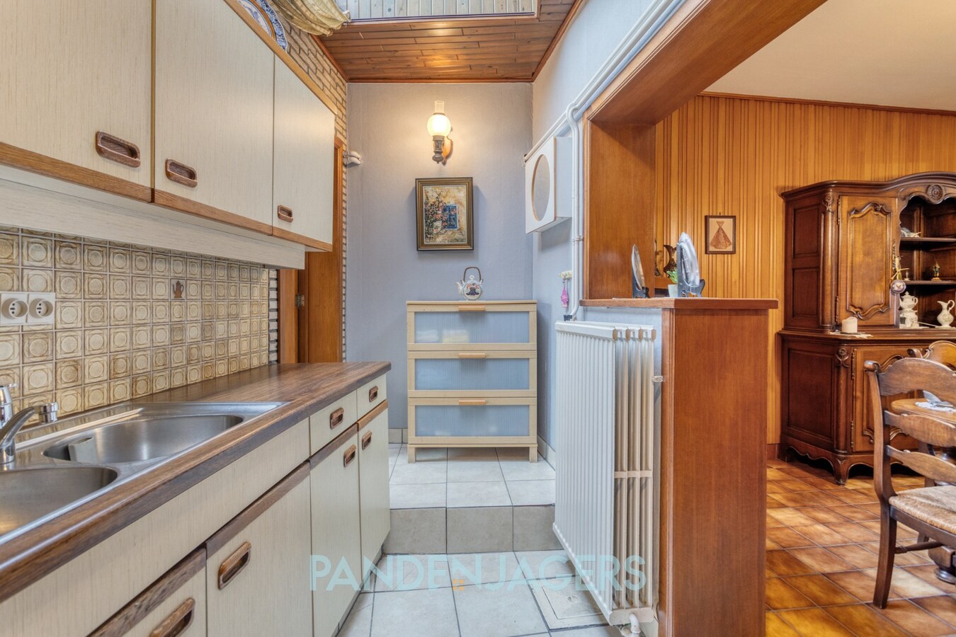 Te renoveren woning met zonnige tuin in hartje Duffel-Oost 