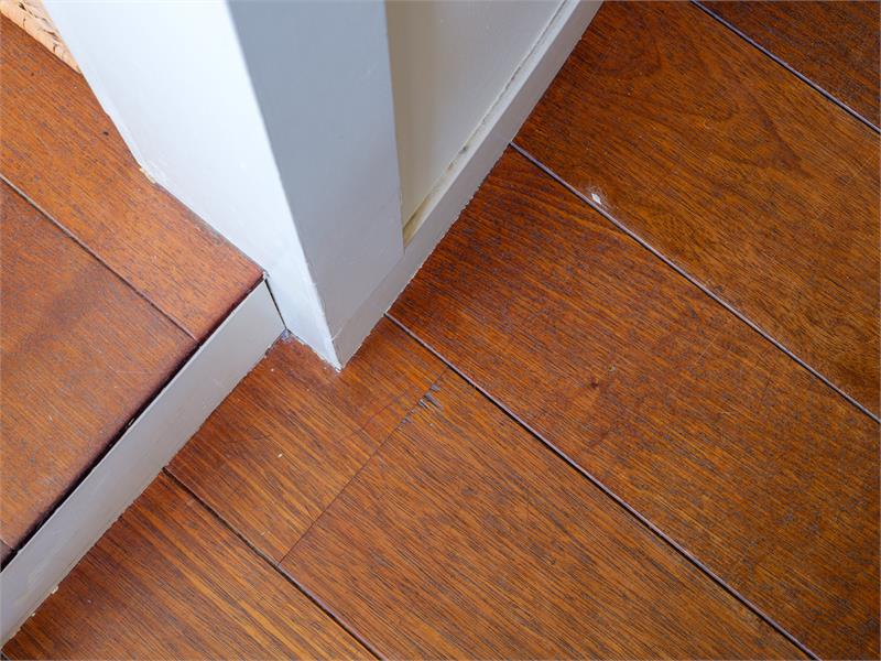 Lichtrijke en recent gerenoveerde woning op toplocatie aan het water 