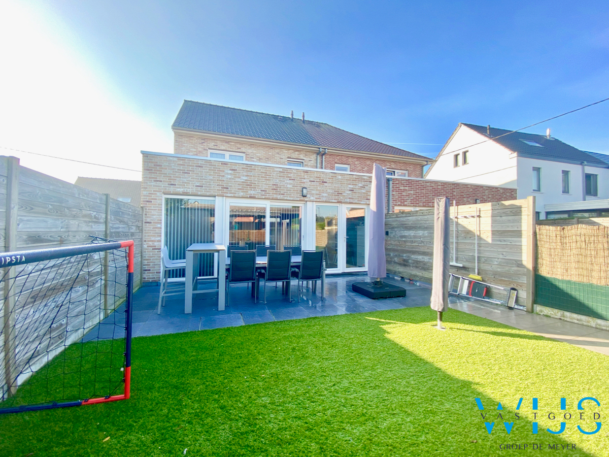 Instapklaar woonhuis met 4 slaapkamers &amp; tuin te Ertvelde ! 