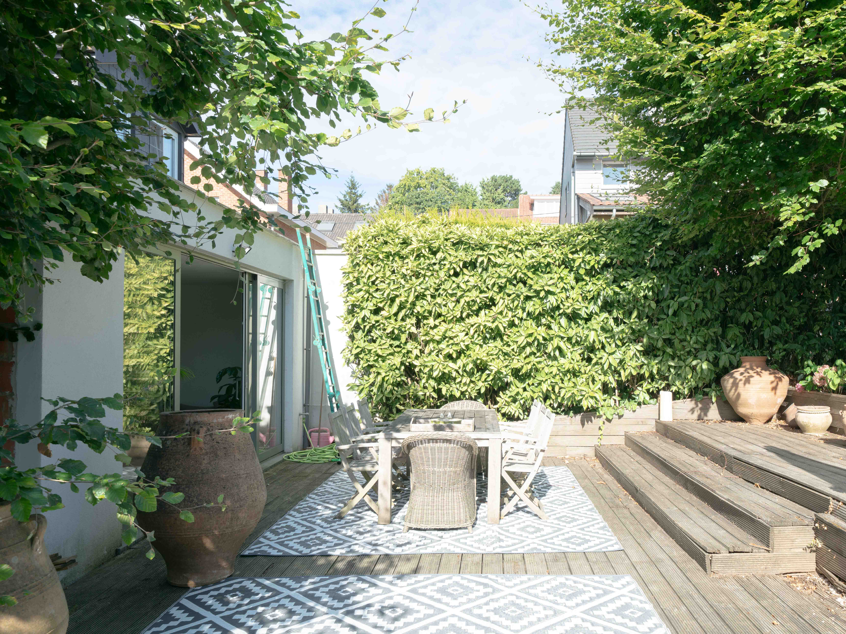 Zeer charmante eengezinswoning + projectgrond voor 2 app. 