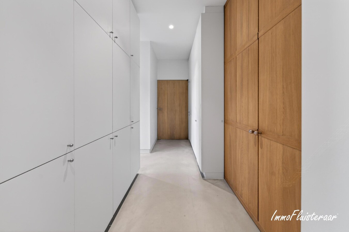 Exclusieve villa met professionele hippische accommodatie op ca. 14,5 ha (mogelijkheid tot aankoop extra gronden) te Astene (Deinze) 