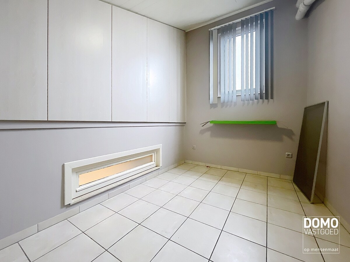 RUIM APPARTEMENT VAN 180 M² MET 2 SLAAPKAMERS, RUIME LEEFRUIMTE EN EPC B TE HERK-DE-STAD 