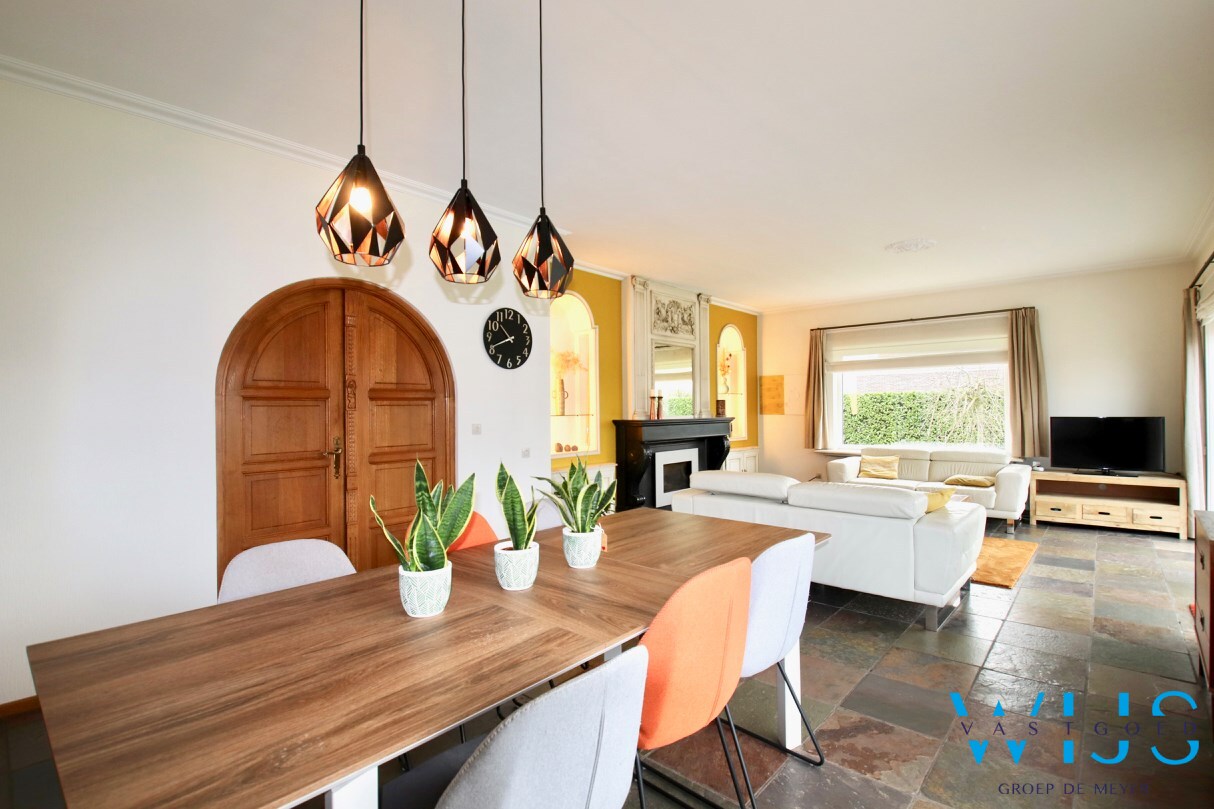 Statig woonhuis op 1104 m² in het centrum van Sleidinge ! 