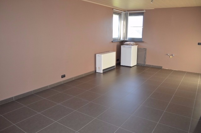 Solide villa afgewerkt met duurzame materialen te Adegem 