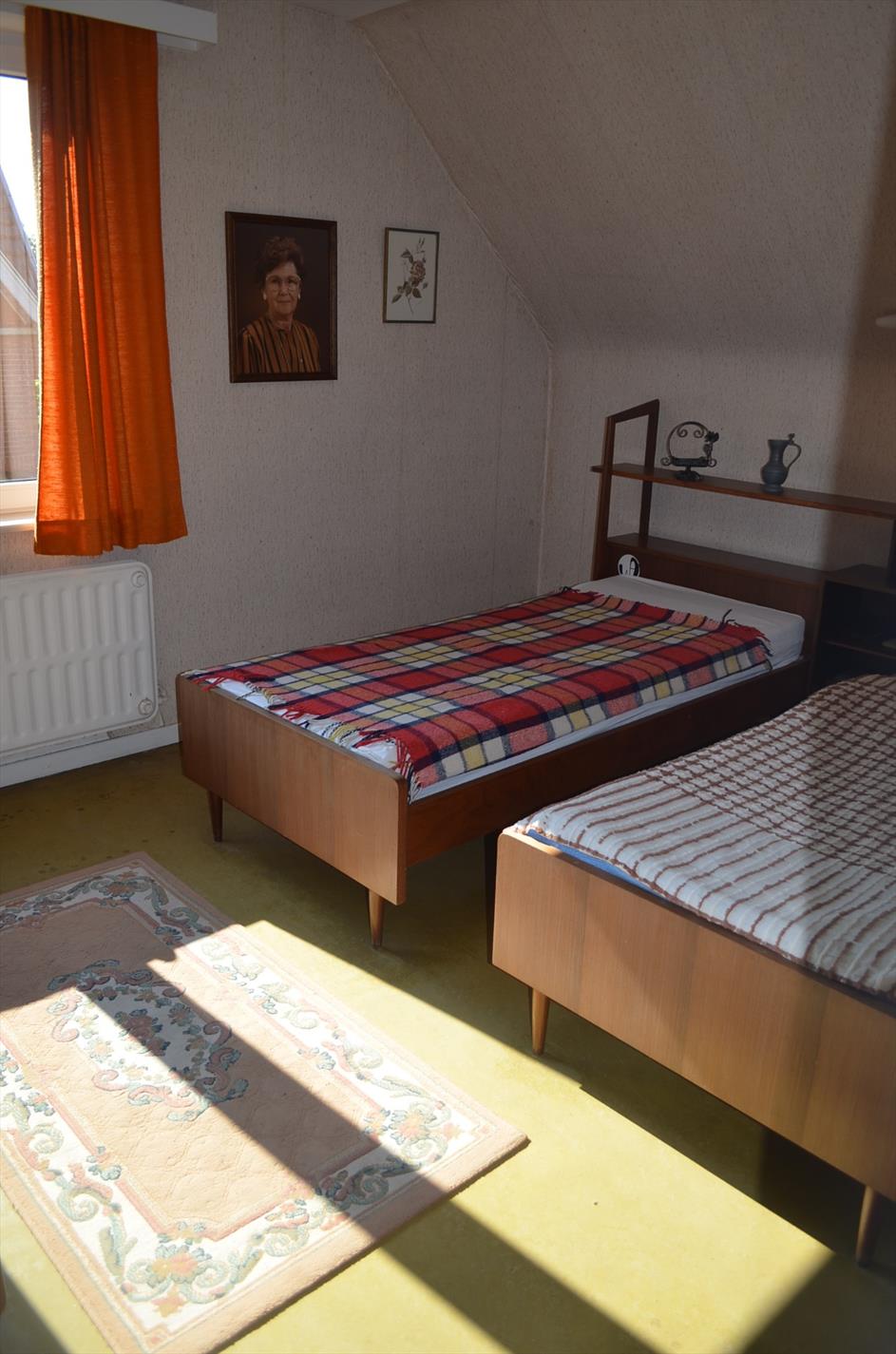 Te renoveren woning op 905m² commercieel gelegen te Eeklo 