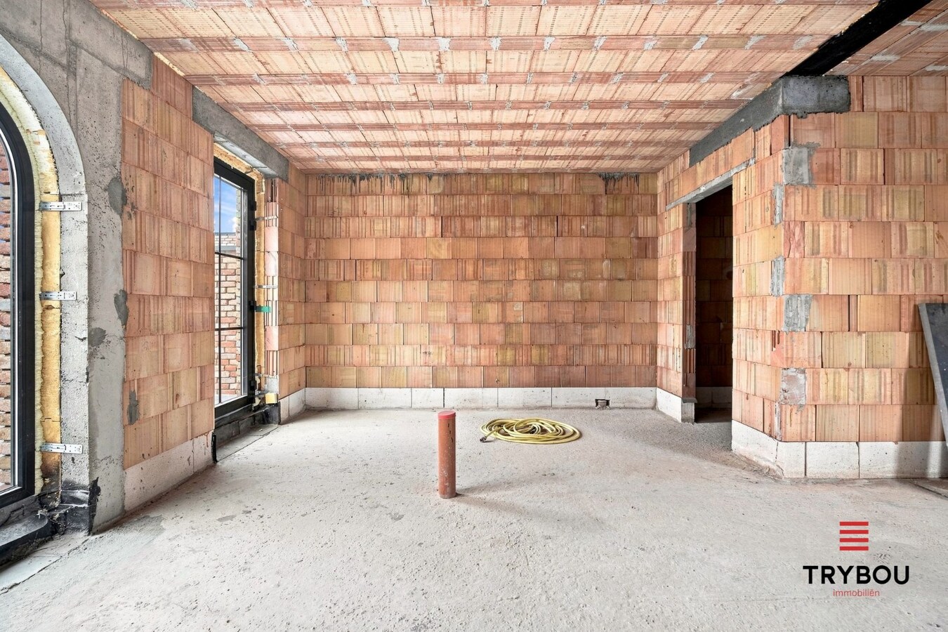 Ruime casco halfopen nieuwbouw met loods van 194m² in Merkem! 