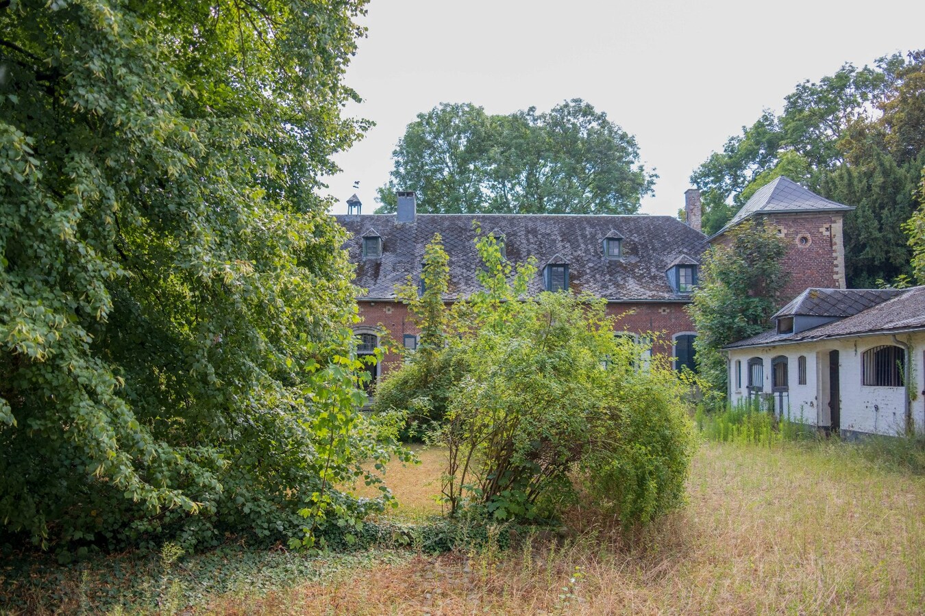 Property for sale in Sint-Pieters-Leeuw