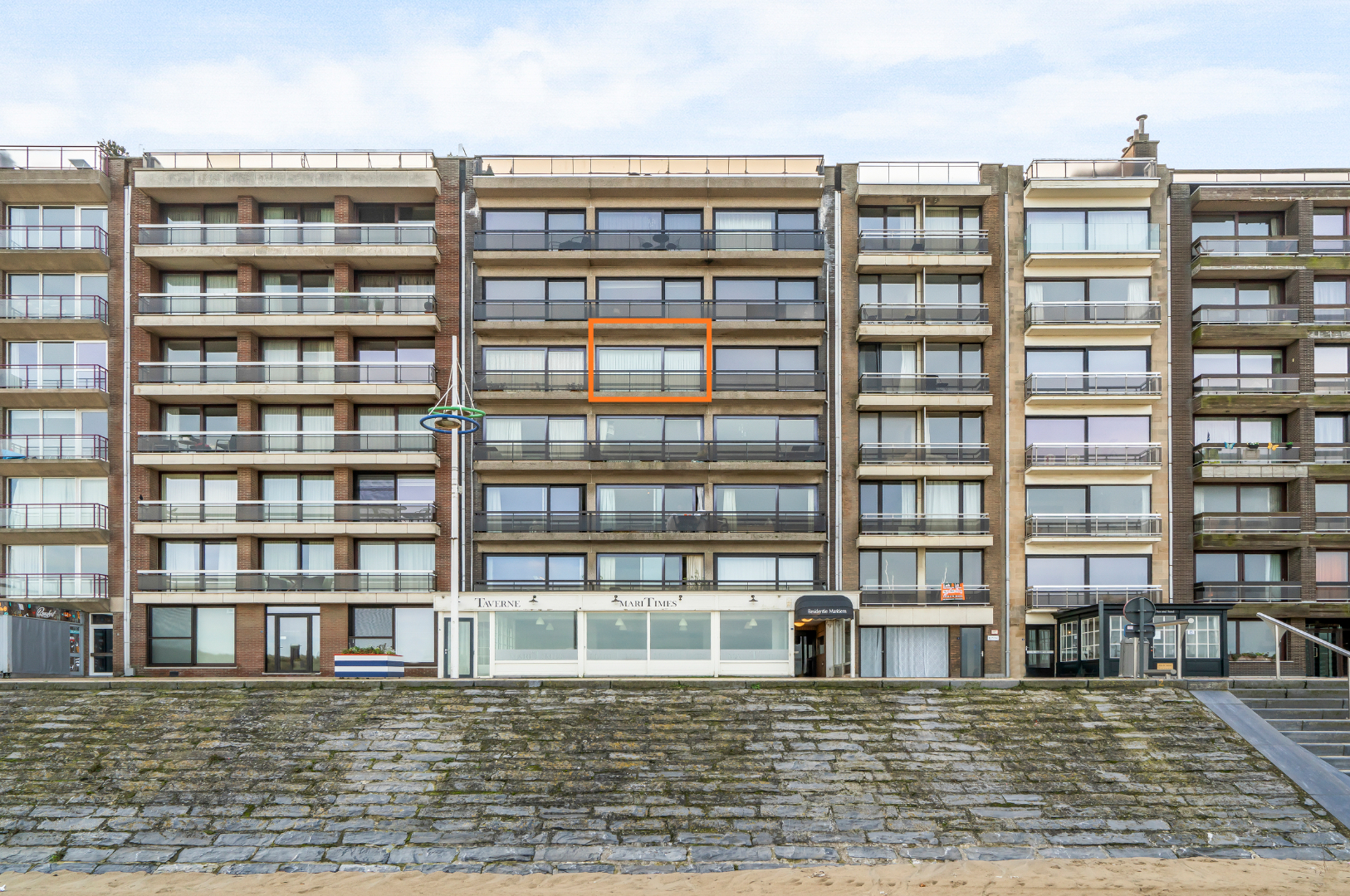 te renoveren studio op de Zeedijk van Zeebrugge 