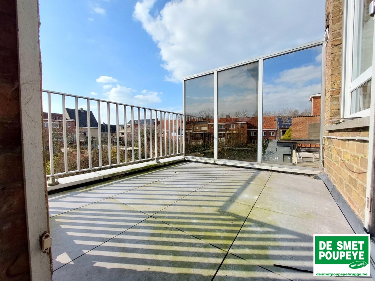 Appartement met terras en garage 