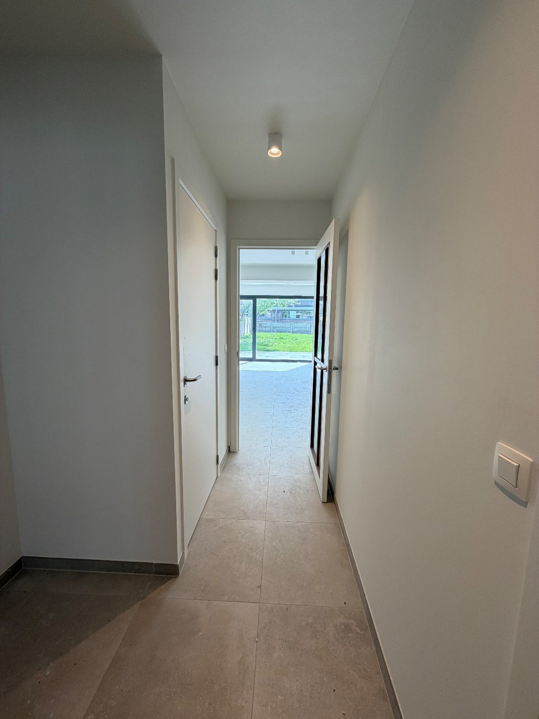 Nieuwbouw gelijkvloers appartement met 2 slaapkamers te huur in centrum Geel! 