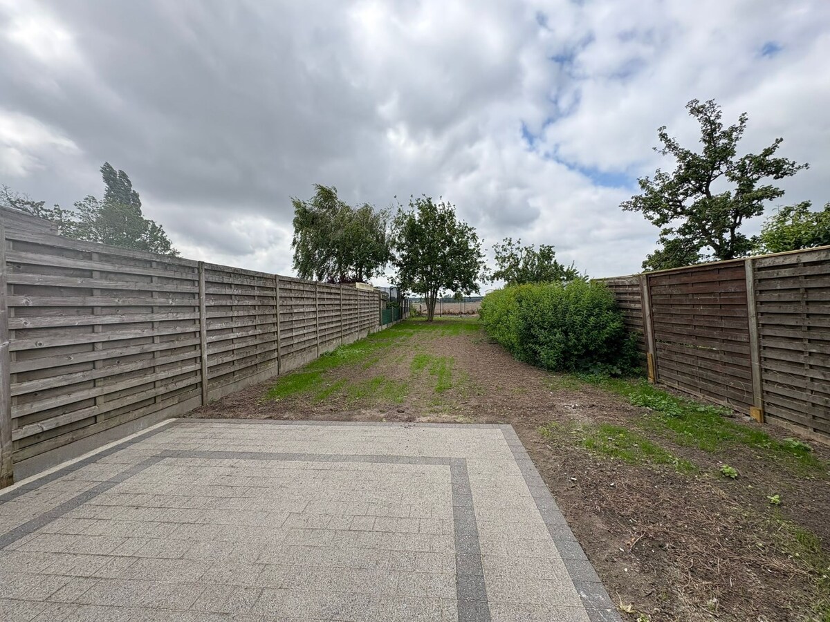 Woning met 2 slaapkamers en garage te Koekelare 