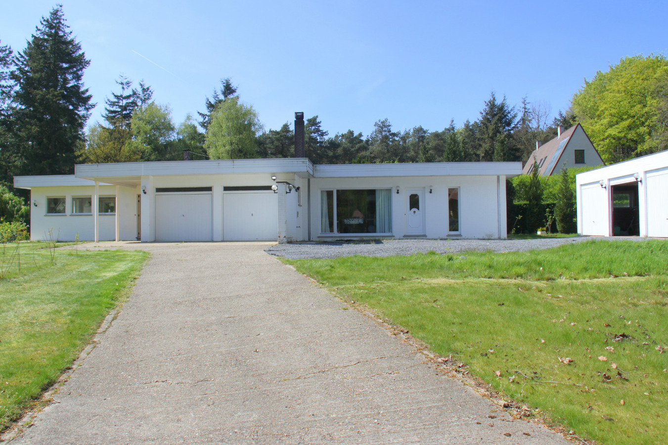 Unieke gemeubelde villa in het bos van Hertsberge 
