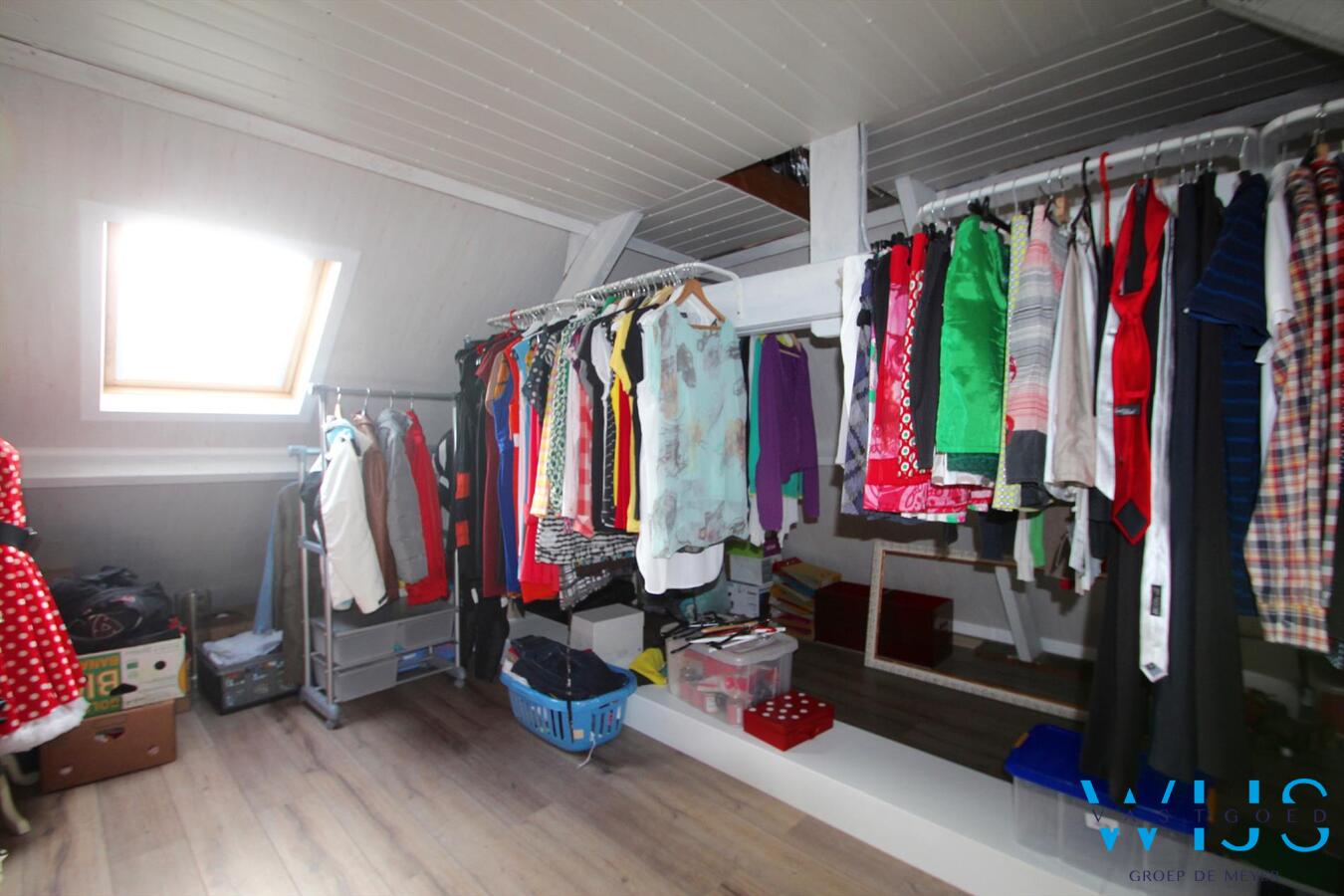 Instapklare rustig gelegen en gezellige woning met mooie tuin ! 