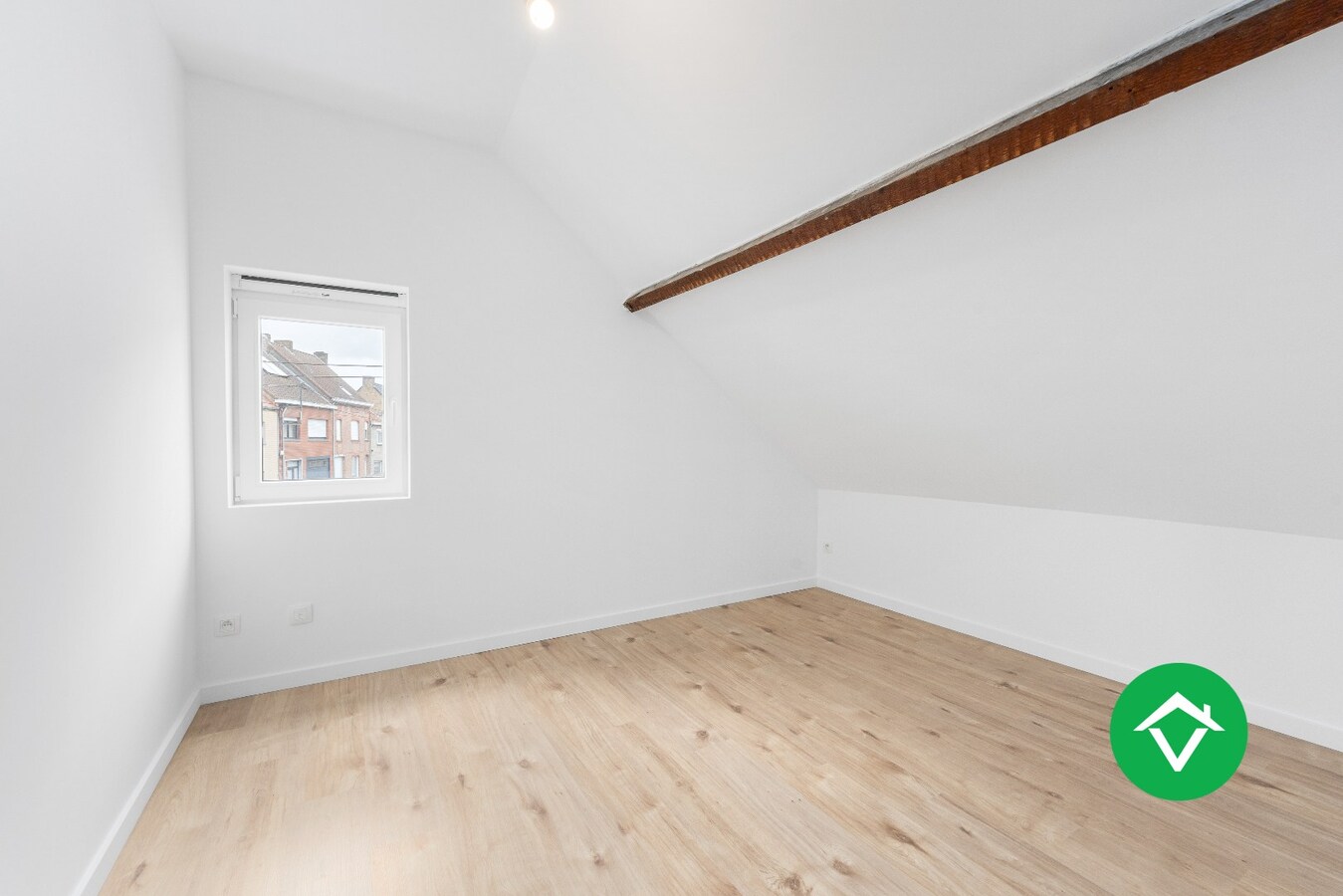 Volledig gerenoveerde woning (EPB B) met garage op topligging te Eernegem 