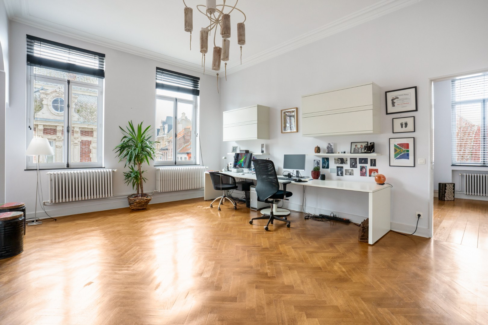 Bijzonder ruim duplexappartement met dakterras in hartje Gent 