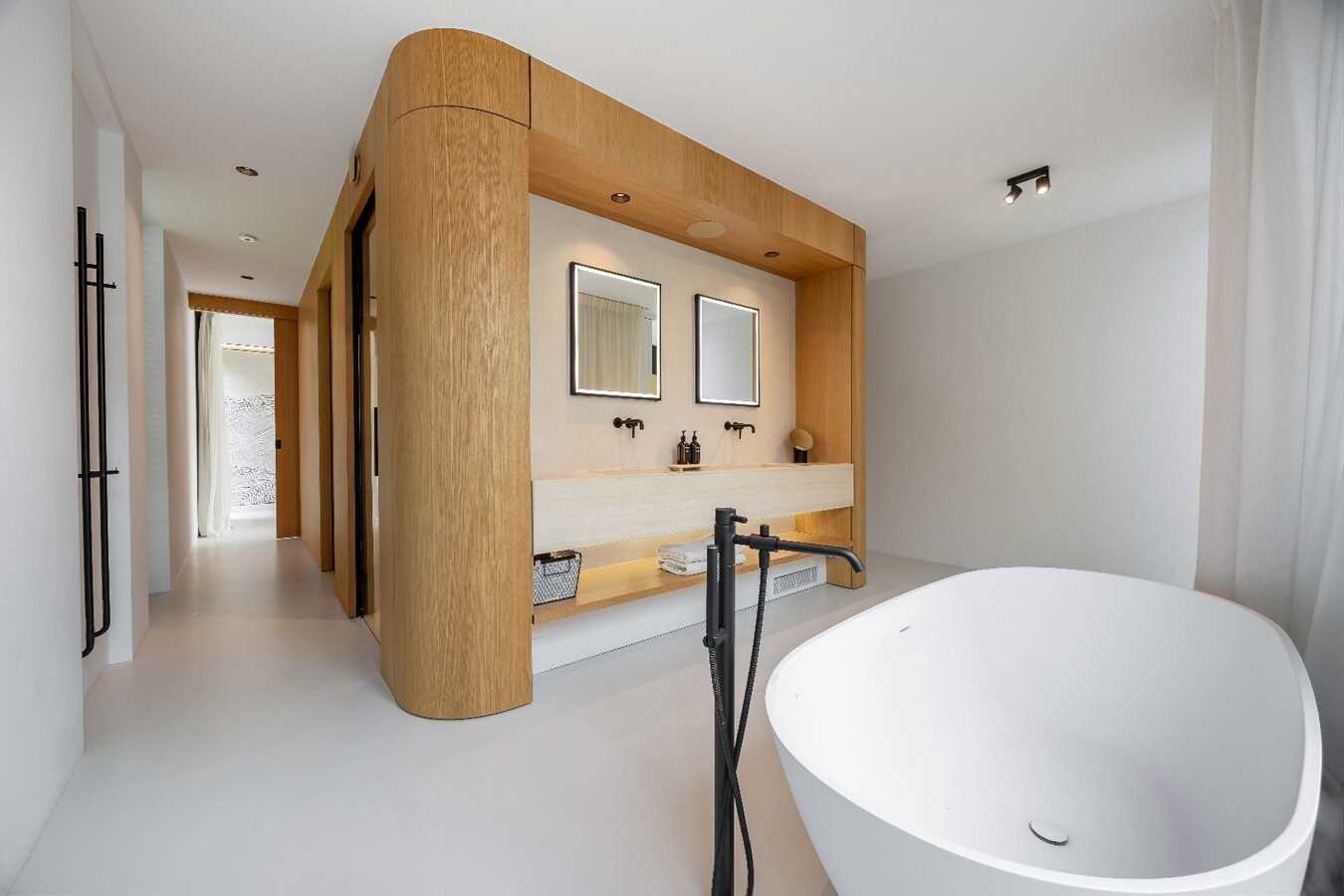 Moderne gelijkvloerse designvilla in exclusief privédomein 