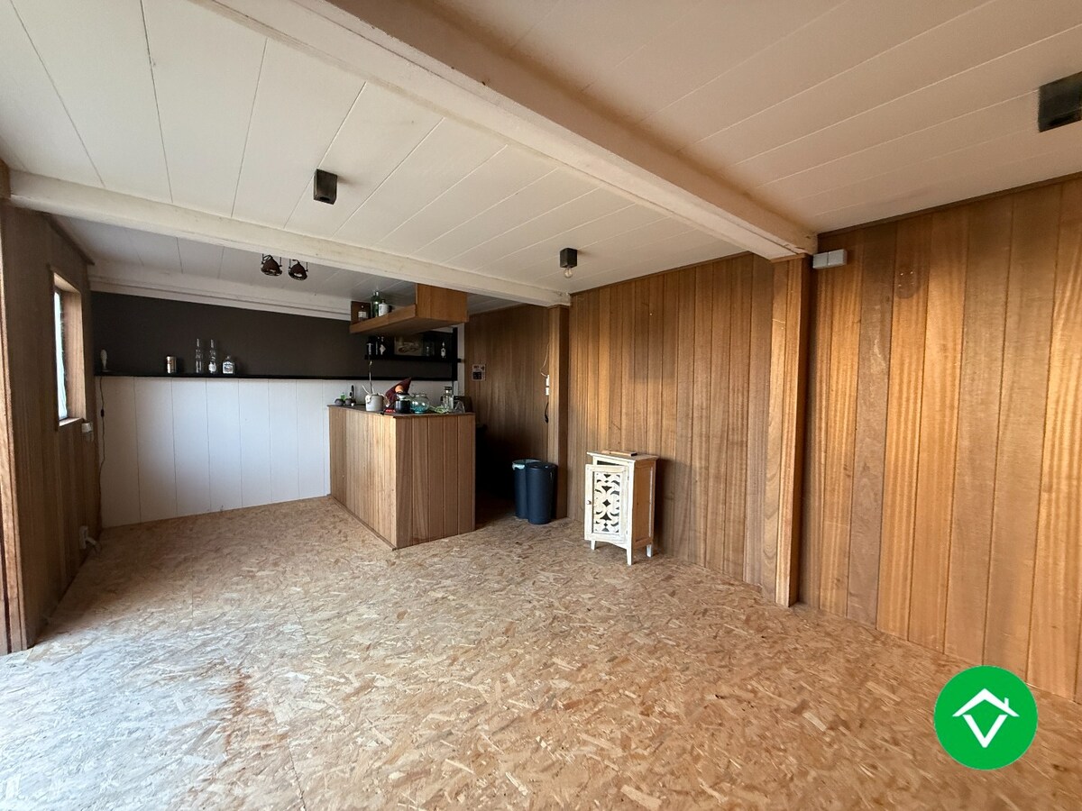 Gelijkvloerse woning met 3 slaapkamers, dubbele garage en tuin 