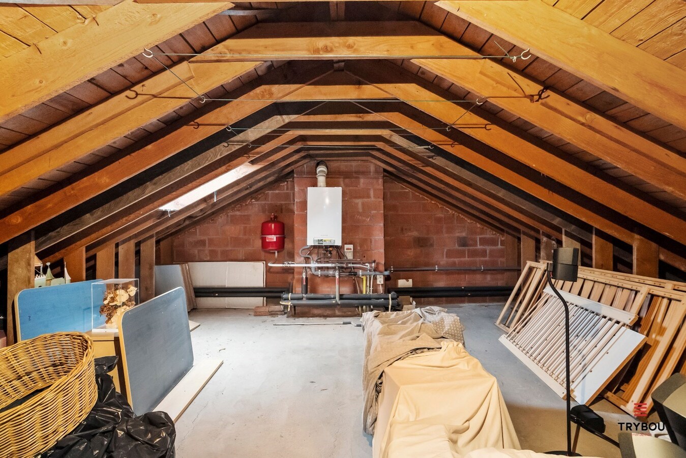 Instapklare halfopen woning met 3 slaapkamers en garage te Oostnieuwkerke 