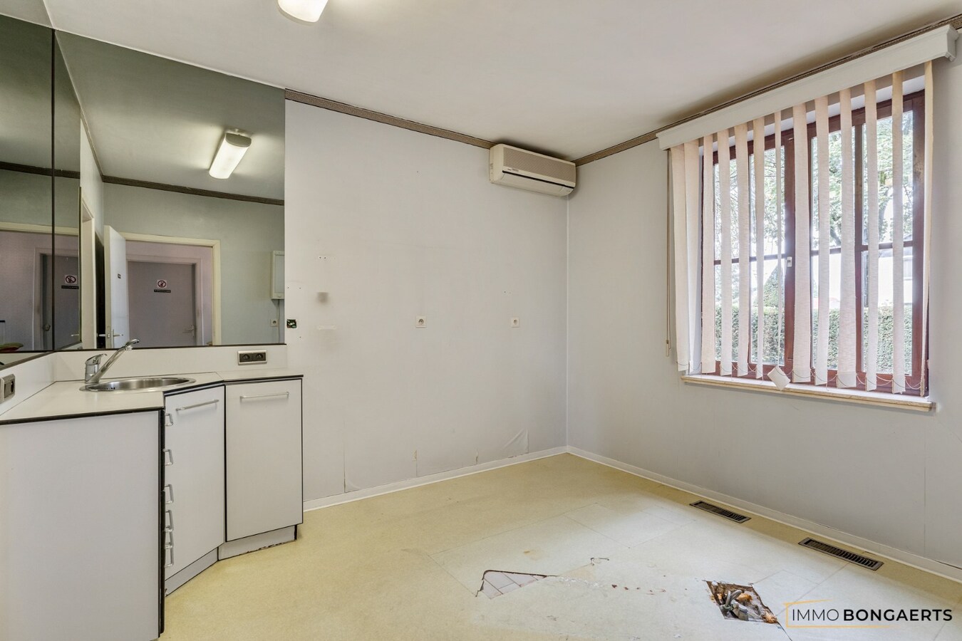 Prachtige villa met praktijkruimte en royale tuin in Houthalen-Oost 