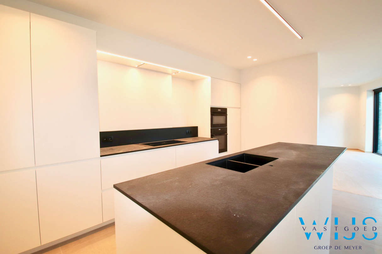 PRACHTIG gelijkvoersappartement te KLUIZEN ! 